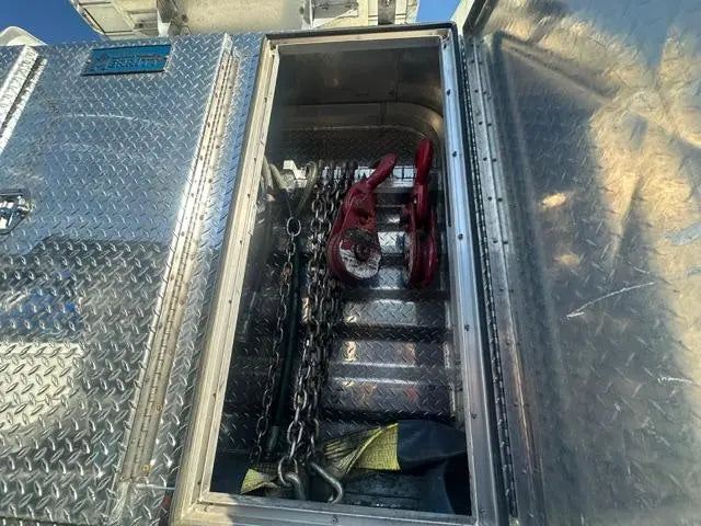 2024 Kenworth W900 w/ Holmes DTU