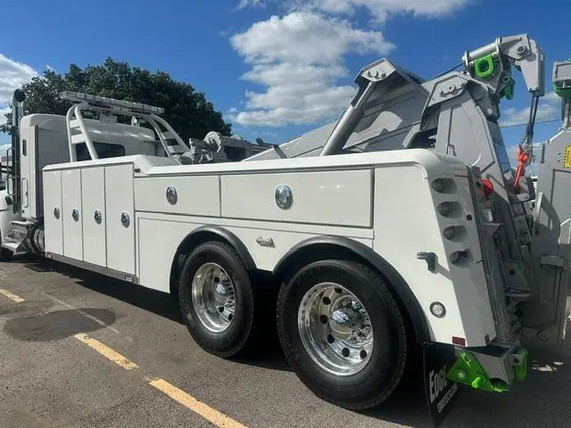 2027 Kenworth T880 w/ Century 5130