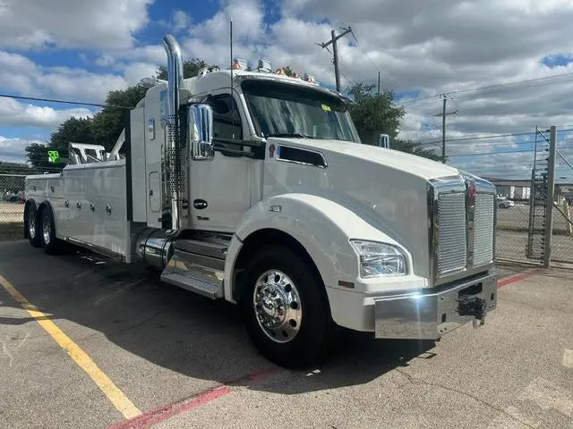 2027 Kenworth T880 w/ Century 5130