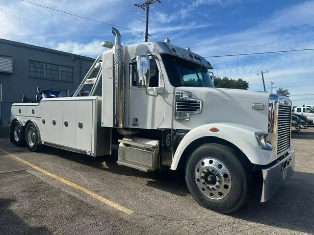 2021 Freightliner 122SD w/ Century 5130