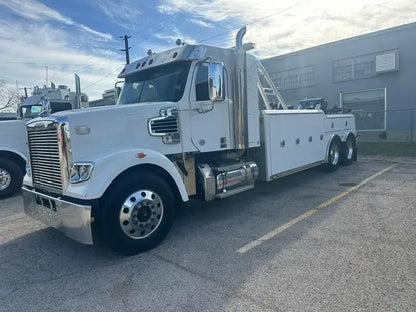 2021 Freightliner 122SD w/ Century 5130