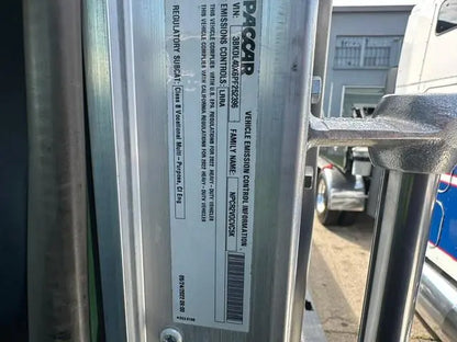 2023 Kenworth T800 w/ Century 30 Series 28'